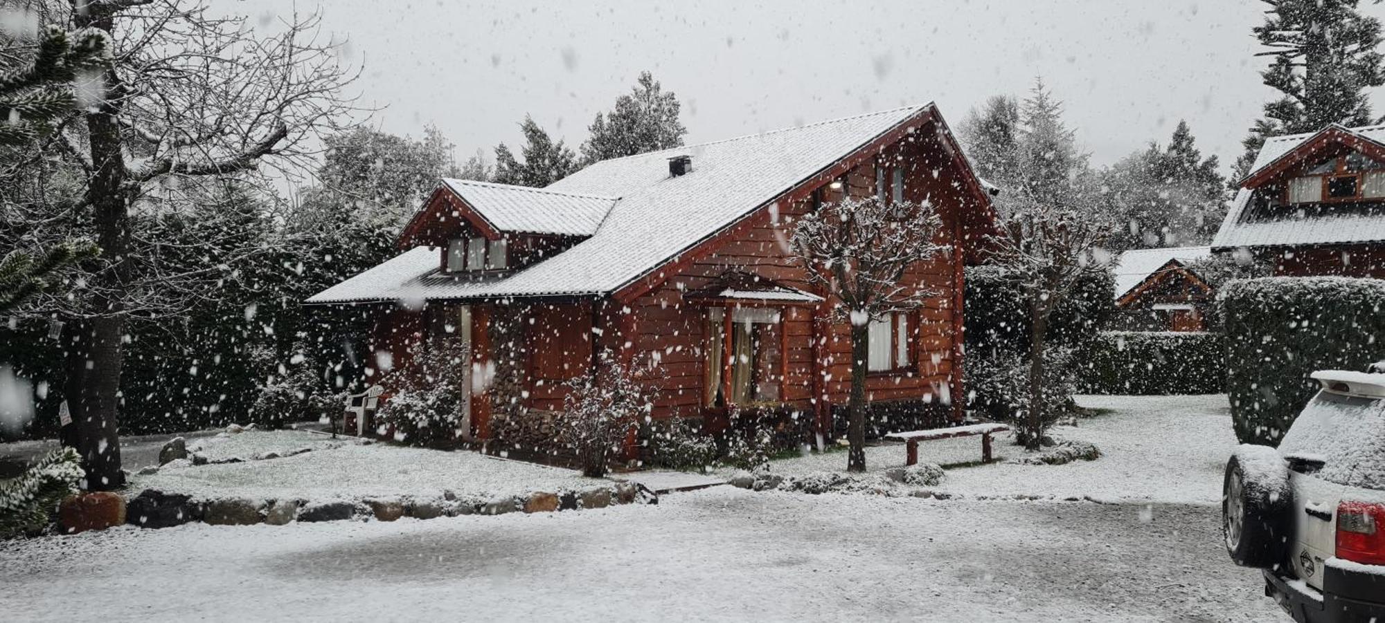 El Aguila Aparthotel Bariloche Buitenkant foto